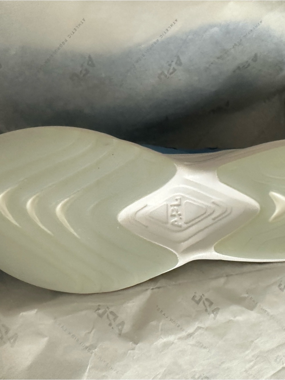APL Men's Streamline Shoes in Coastal Blue and White - Picture 6 of 6
